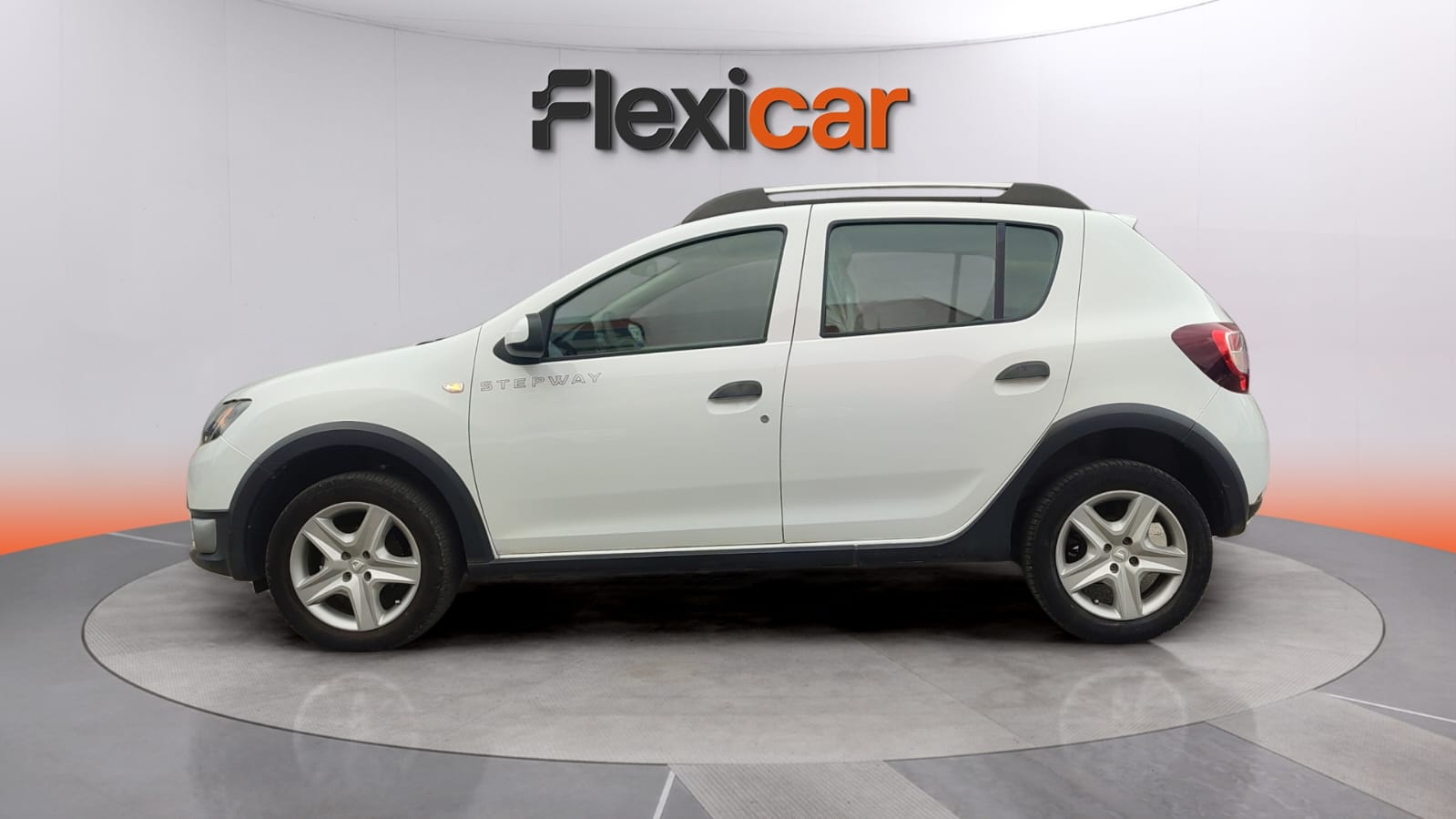 https://cdn-flexicar.caraffinity.it/public_appraisal_images_pro/images/stock/183827/yER5AUE6zS__WhatsApp Image 2025-09-12 at 18.55.13.jpeg